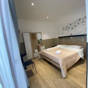 handy.lecce-hotels.com/